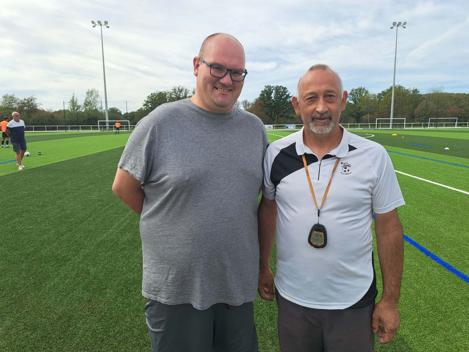 LARGE VICTOIRE DE NOS SENIORS G (B) FACE A LURE (C)......