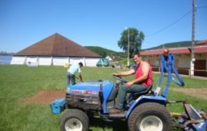 TRAVAUX AU STADE DE CHAMPAGNEY...