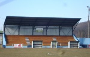 CELA SE COMPLIQUE...