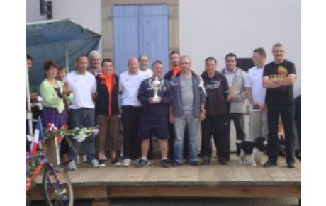 REMISE DE RECOMPENSES BIEN SUIVIE...