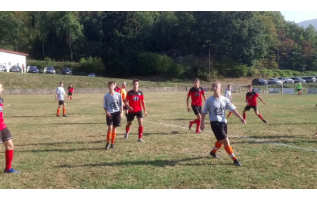 DEUX EQUIPES A LA PEINE...