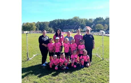 NOS FOOTBALLEUSES U8F ETAIENT AUSSI DE SORTIE...